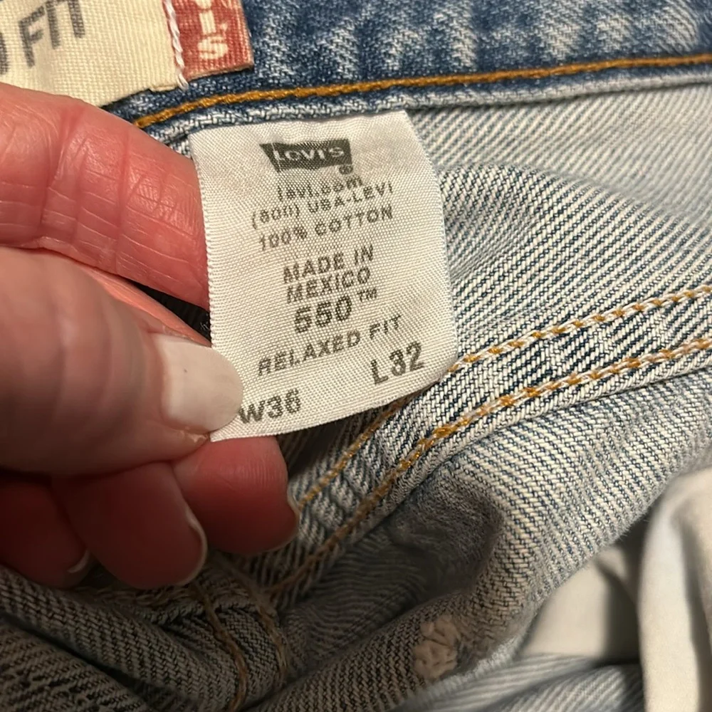 Men’s Levi’s 550 light denim jeans relaxed fit size W36 L32